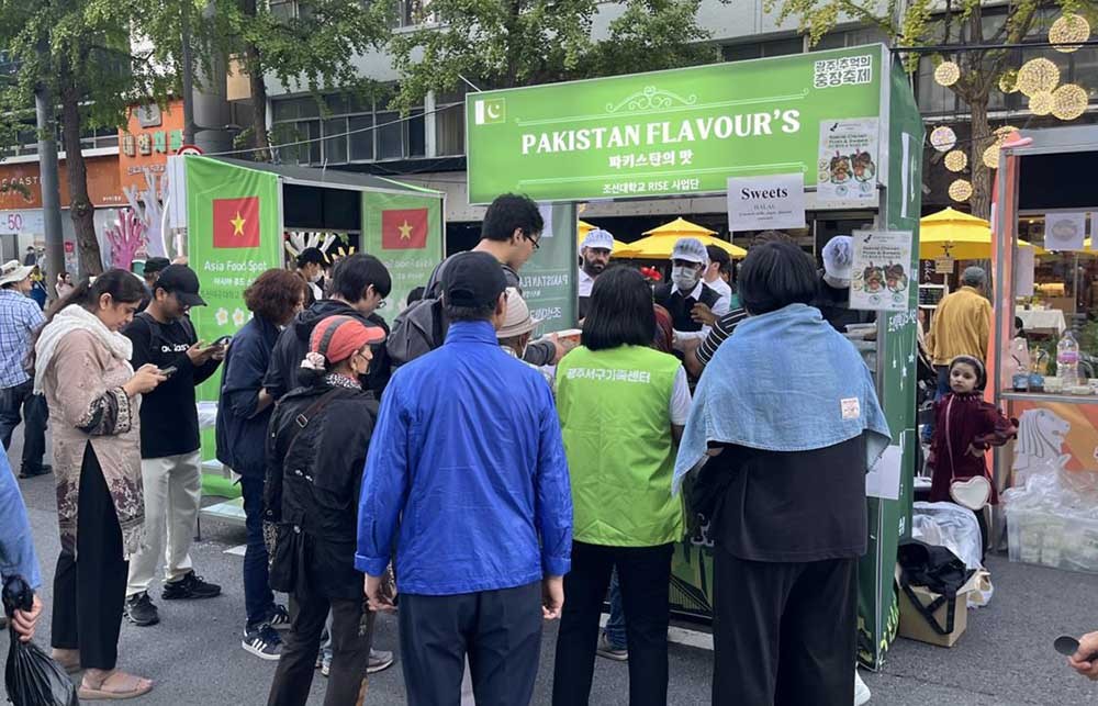 조선대 유학생들, 충장축제서 4개국 전통음식 제공 대표이미지